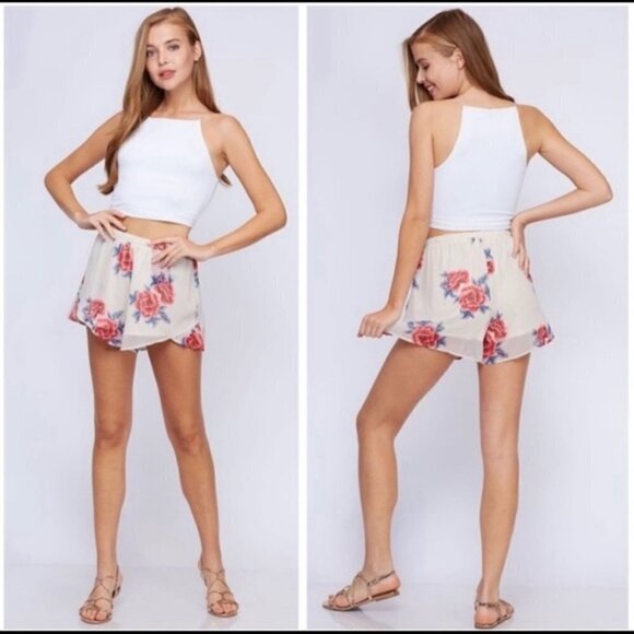 Peach Love California Pants - NWOT Peach Love California oFloral Chiffon Shorts